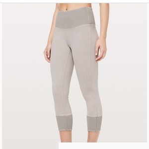 Lululemon Wunder Under 23” ribbed crops